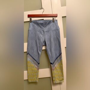 ALO Yoga Airbrush Leggings Size M